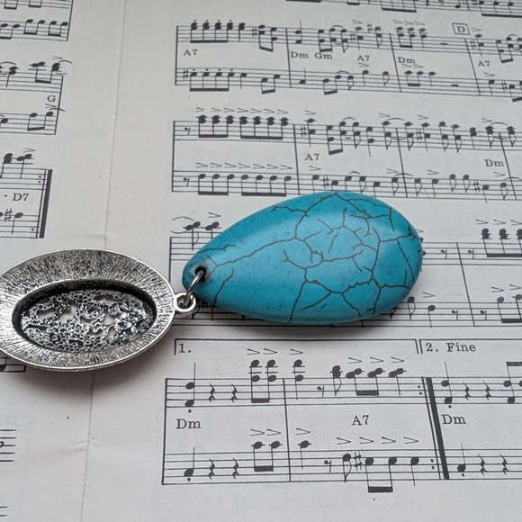 Turquoise and Silver Pendant Necklace - Picture 5 of 7